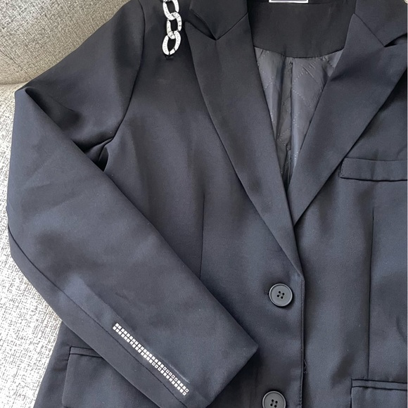 Chain Detail Black Oversized Blazer - Picture 2 of 6